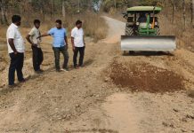 राकॉ कार्यकारी जिल्हाध्यक्ष बानय्या जनगाम यांनी मार्ग केला प्रशस्त -स्वखर्चातून कोप्पेला-रमेशगूडम-कोर्ला मार्गावरील बुजविले खड्डे